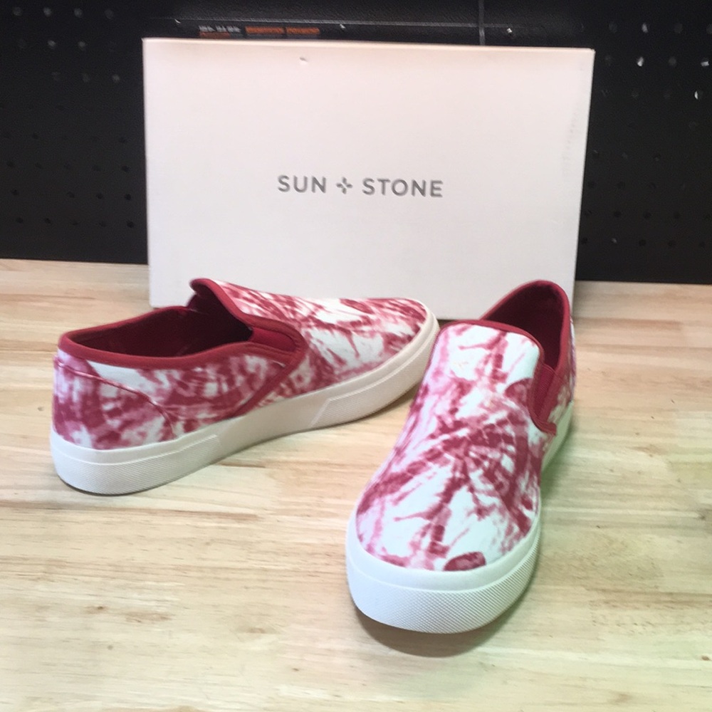 New WB Mens Sun + Stone Red Tie-Dye Slip-On Sneakers